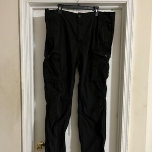 Men's Levi's Black Cargo Pants Size 40x36 like new